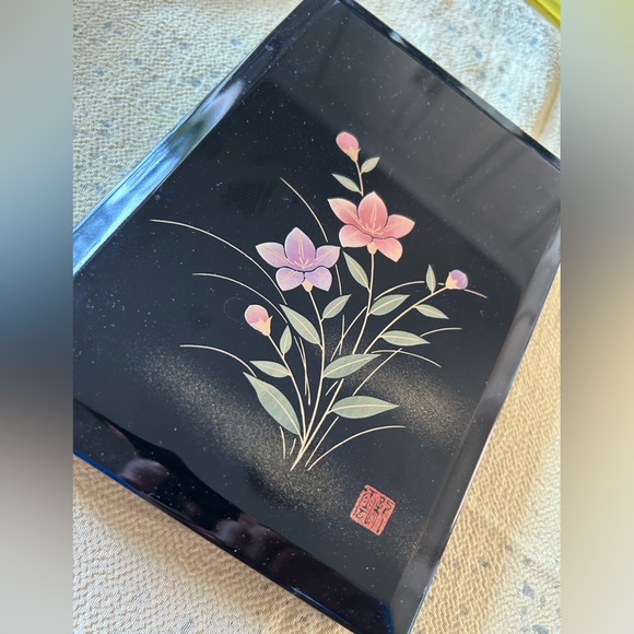 Floral Black Lacquer Box from Japan - Picture 1 of 6